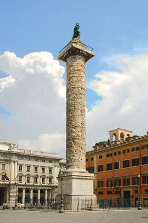 The column of trajan features what type of art