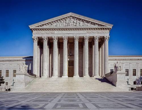 Explain the structure of states' judicial system by identifying the types of courts states have