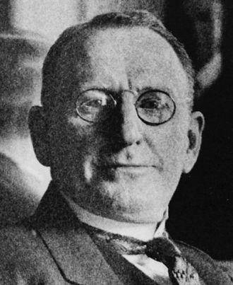 William simmons capitalized on the rampant anti-semitism, anti-catholicism, and nativism of the 1920