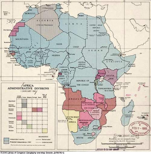When comparing the maps below, which shows the shift from european control to african independence?