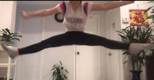 IF YOU DO CHEERLEADING OR DANCE PLEASE HELP

can you please rate my toe touch from 1-10 and give m