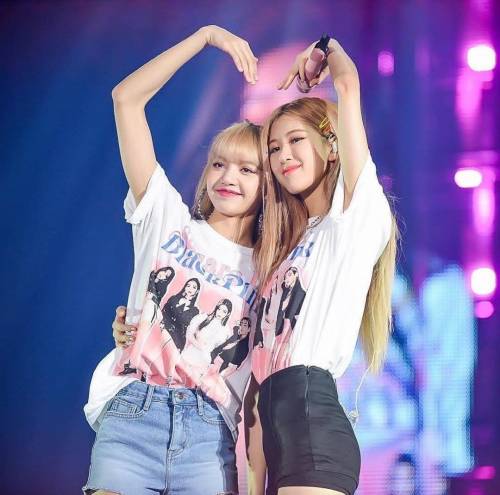 Chaelisa or Jenlisa? Pick which one