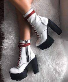 Who Loves These Shoes??
I Mean Who Wouldn't!!