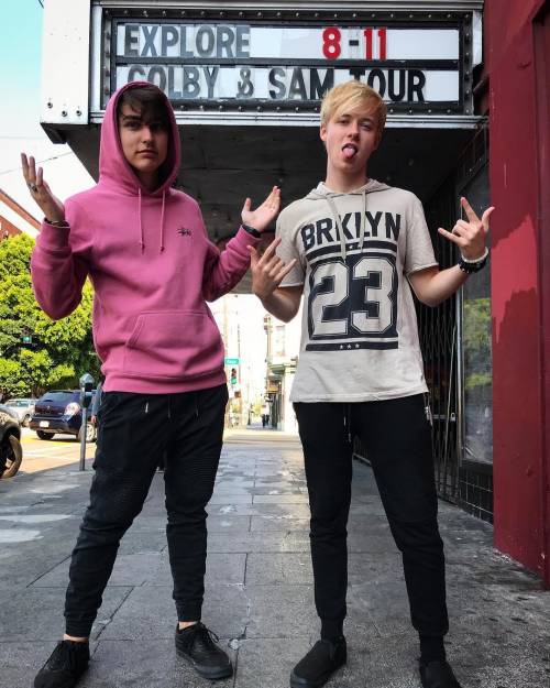 Who else watch's Sam and Colby 24/7