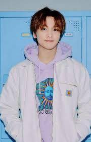 I’m trying one last time can someone please give me pictures of lee haechan smiling :((

it’s not f