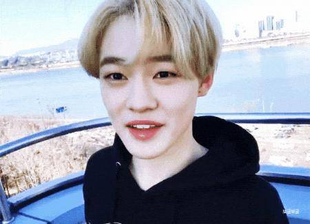 everybody no questions about it simp for Zhong Chenle with me and comment one thing you like about