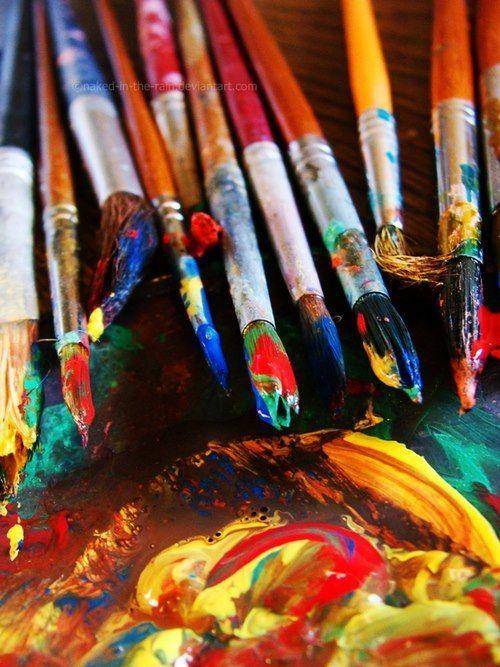 How many paint brushes do see?

what is one of the colors you see?
will mark the first person!