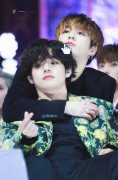 Oml look at taekook so cute my heart is on fire
im jelly :'(