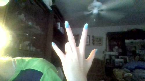 meh friend wanted me to post a pic of my fake nails... (i do not like them at all.. my mother force