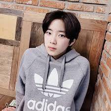 Can anyone plz tell me the name of this 13 yrs old Korean actor???